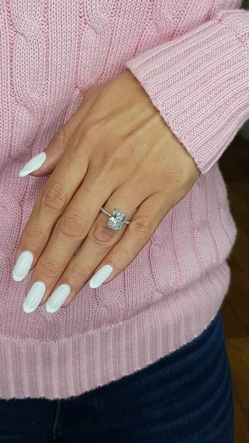 Radiant Cut Moissanite Diamond Ring