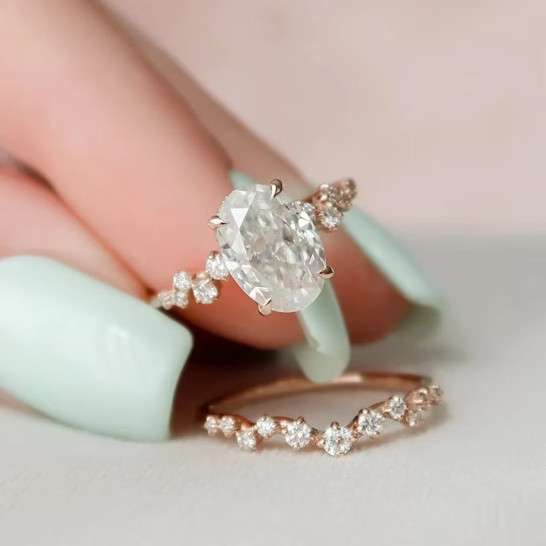 Oval Diamond Bridal Set Ring