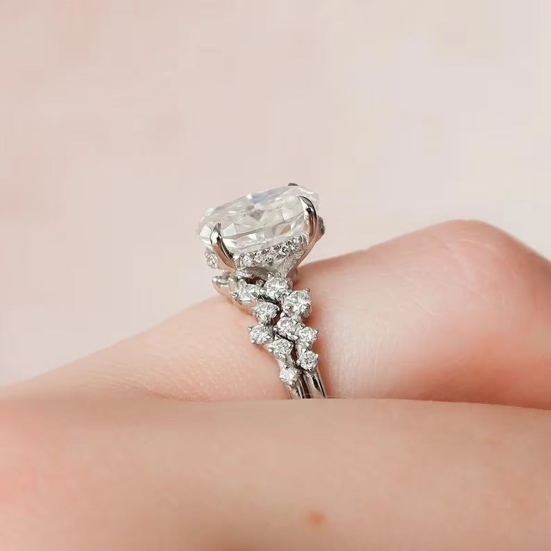 Oval Diamond Bridal Set Ring