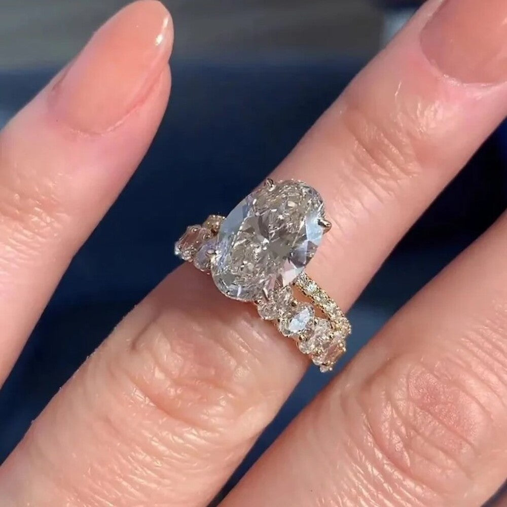 Oval Diamond Bridal Set Ring