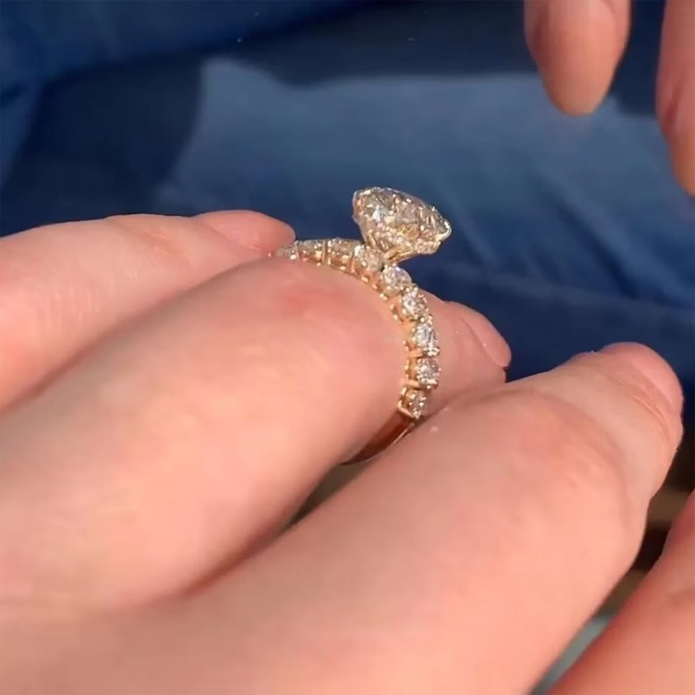 Oval Diamond Bridal Set Ring