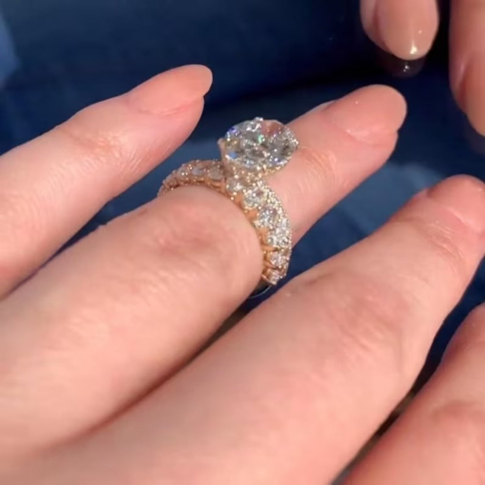 Oval Diamond Bridal Set Ring