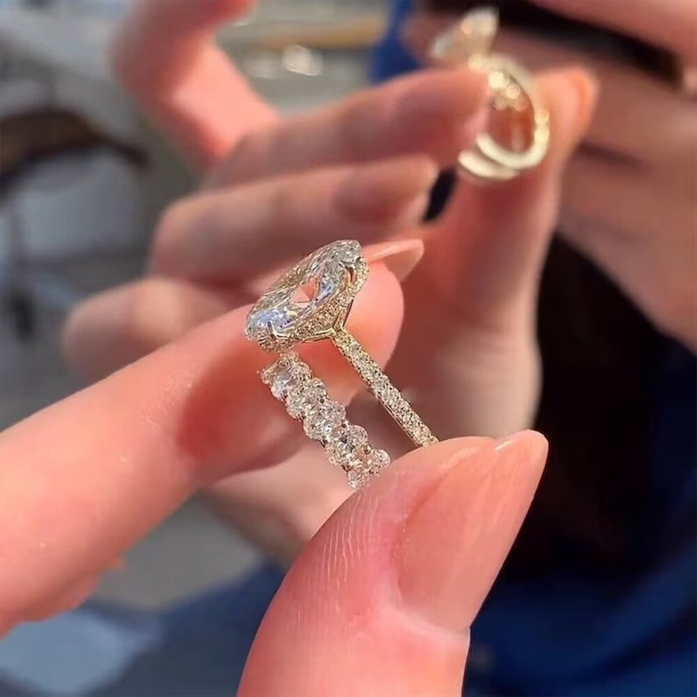 Oval Diamond Bridal Set Ring