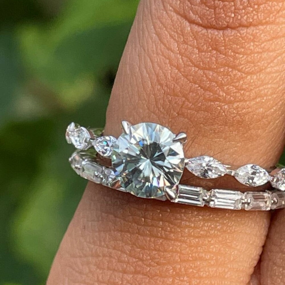 Round cut Moissanite Diamond Bridal Set Ring