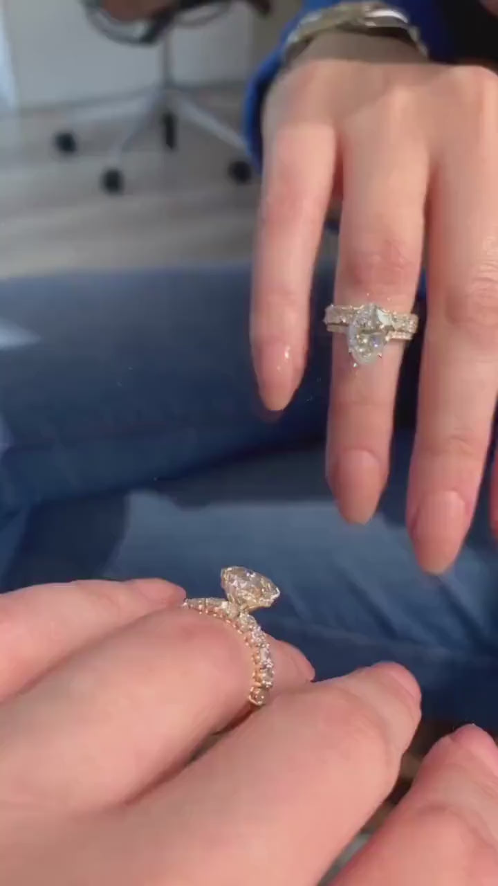 Oval Diamond Bridal Set Ring